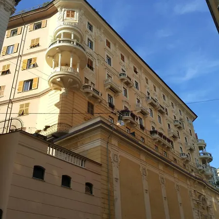 Victoria House * Genoa