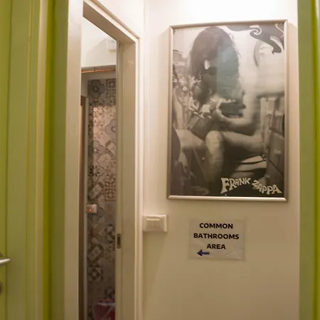 Victoria House Hostel Genoa