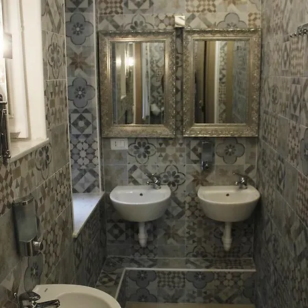 Victoria House Hostel